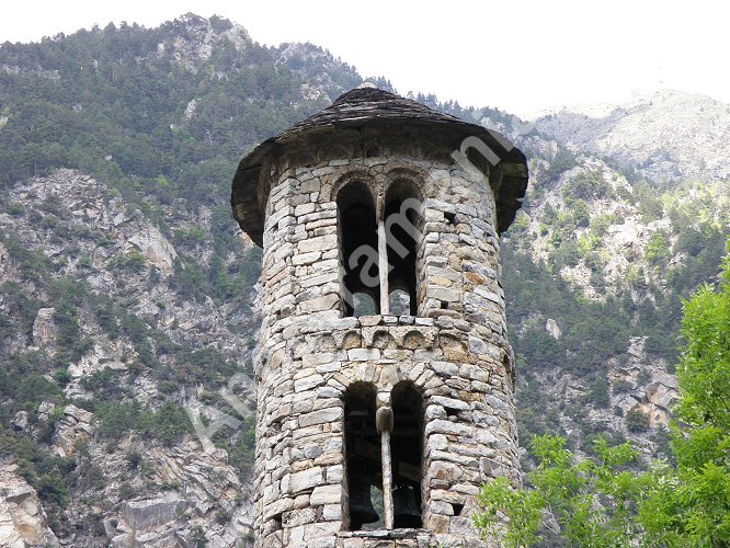 Le clocher lombard de l'église Santa Coloma (Andorre)